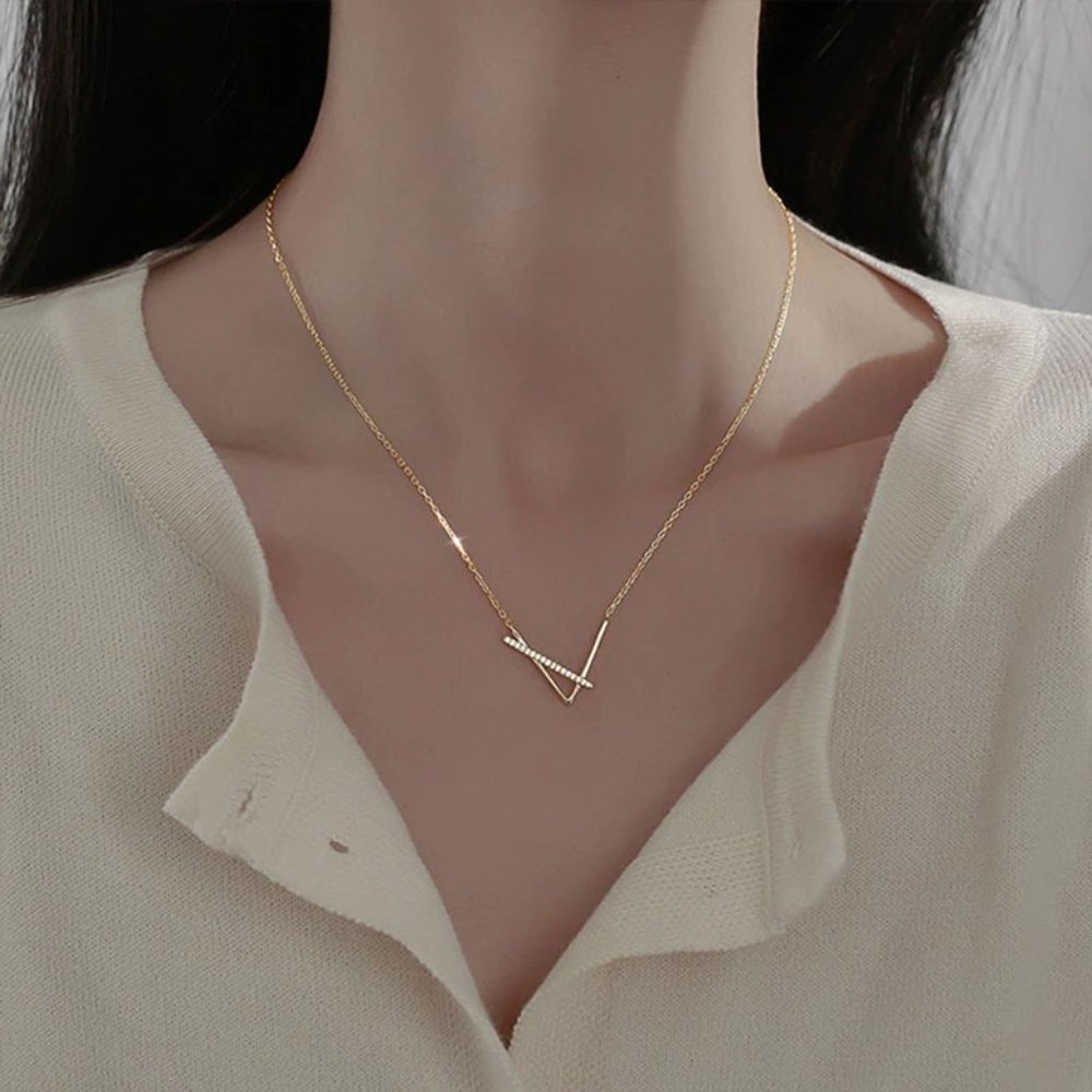NEW Silver/Gold Shiny Simple V-shaped Necklace